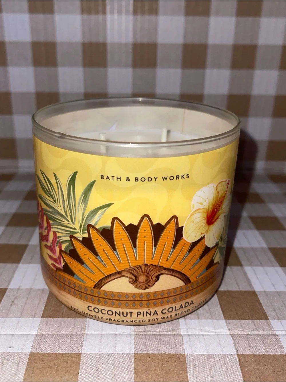 SOLD 🎉🛍️ BATH & BODY WORKS COCONUT PINA COLADA 3 WICK CANDLE